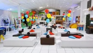 Visão geral do salão do Buffet infantil Bugui Ugui